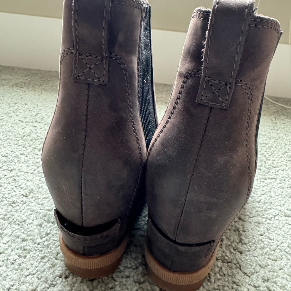 Sorel Joan of Arctic Wedge III Chelsea Boot Brown size 6